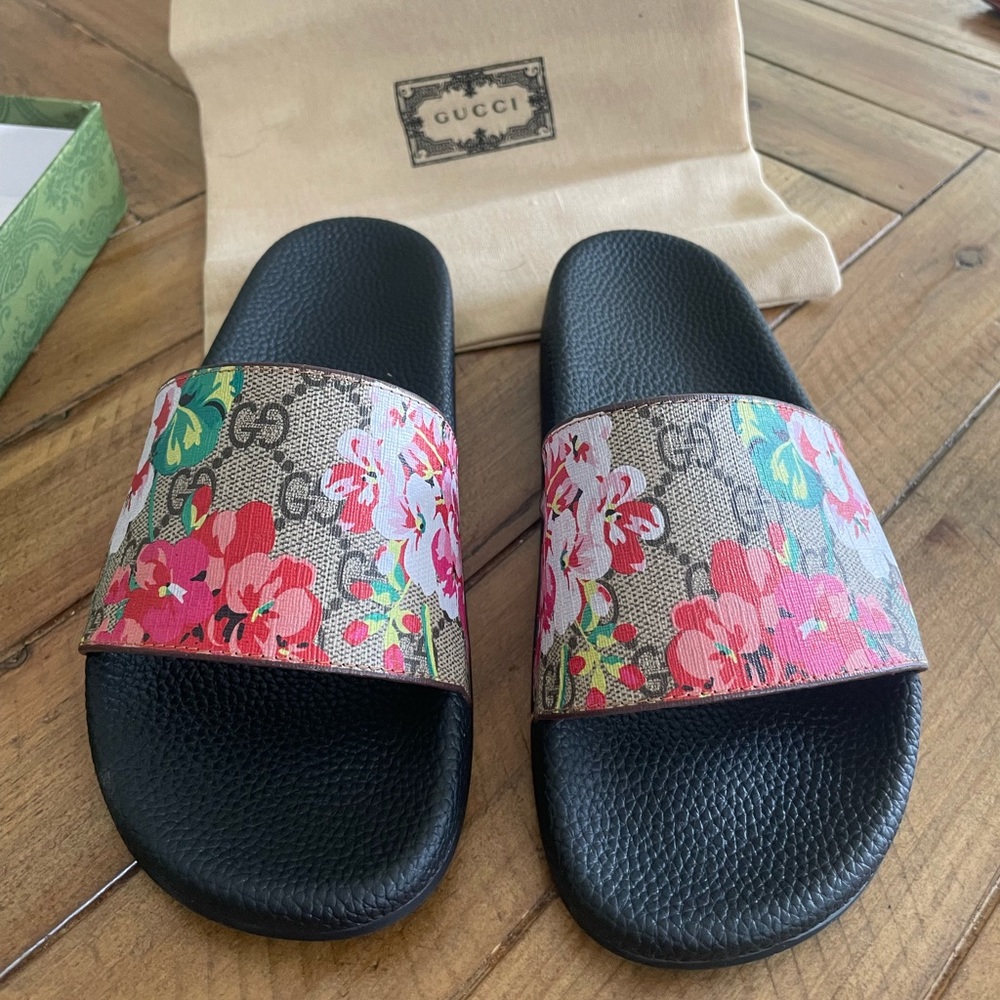 Gucci bloom slides size 39